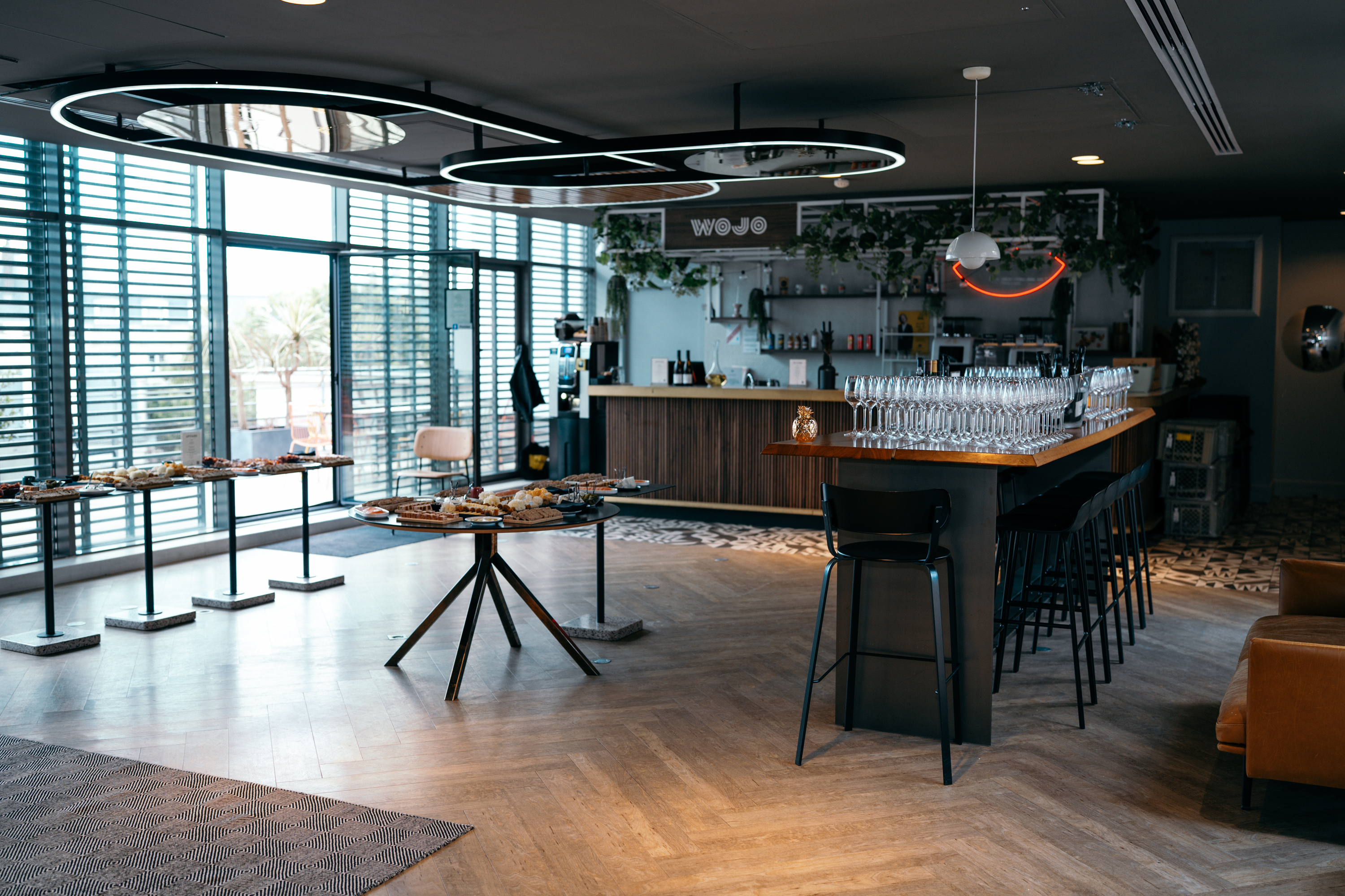 Networking lors d'une soirée d'entreprise
